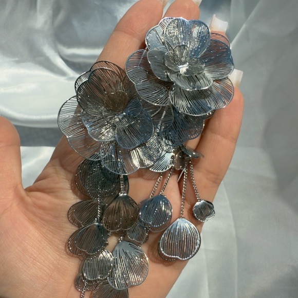 Middleton Silver Floral Earrings - Picture 6 of 11